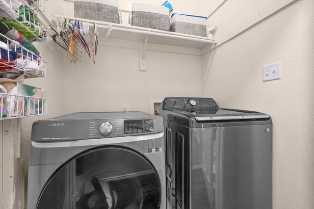 107 Watering Hole, Newark, TX 76071