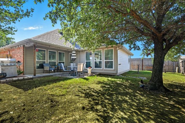 107 Watering Hole, Newark, TX 76071