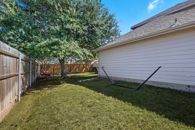 107 Watering Hole, Newark, TX 76071