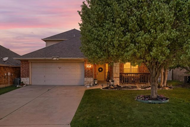 107 Watering Hole, Newark, TX 76071