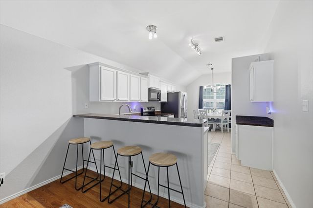 107 Watering Hole, Newark, TX 76071