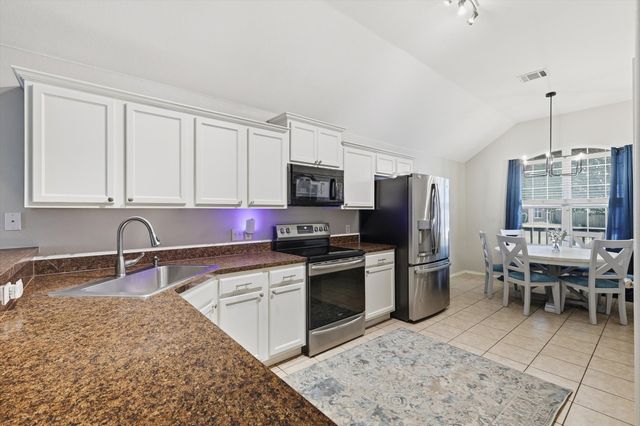 107 Watering Hole, Newark, TX 76071