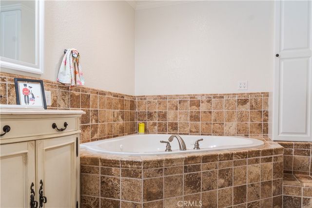 5739 N Pleasant Avenue, Fresno, CA 93711
