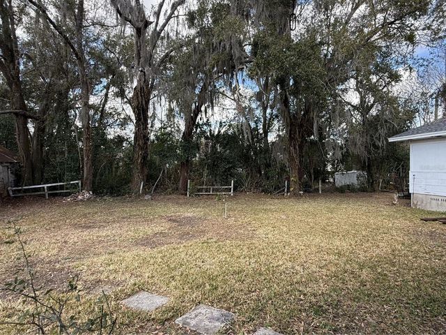 13725 10TH STREET, Dade City, FL 33525