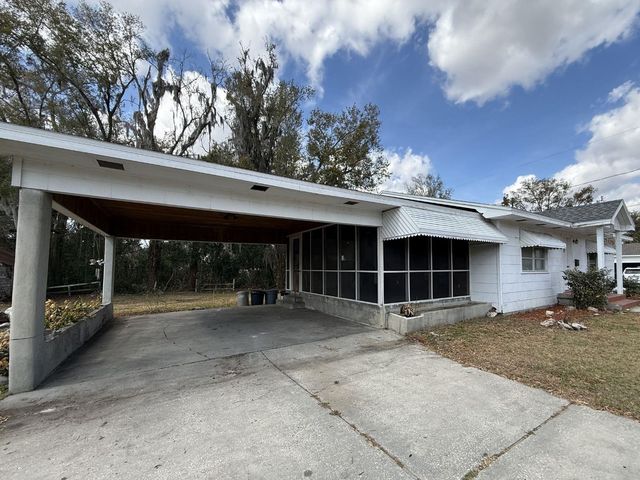 13725 10TH STREET, Dade City, FL 33525