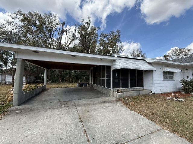 13725 10TH STREET, Dade City, FL 33525