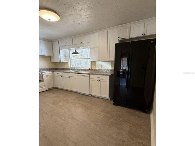 13725 10TH STREET, Dade City, FL 33525