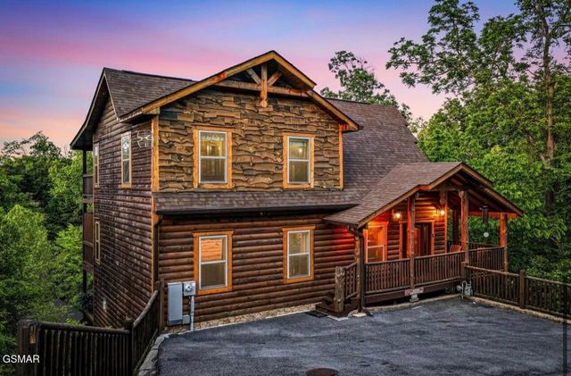 452 Alpine Mountain Way, Pigeon Forge, TN 37863