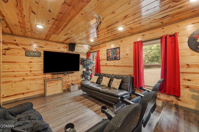 452 Alpine Mountain Way, Pigeon Forge, TN 37863