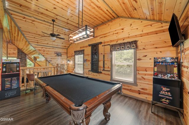 452 Alpine Mountain Way, Pigeon Forge, TN 37863