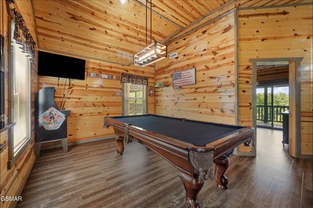 452 Alpine Mountain Way, Pigeon Forge, TN 37863