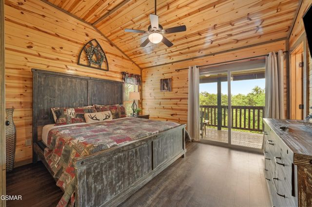 452 Alpine Mountain Way, Pigeon Forge, TN 37863