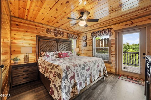 452 Alpine Mountain Way, Pigeon Forge, TN 37863