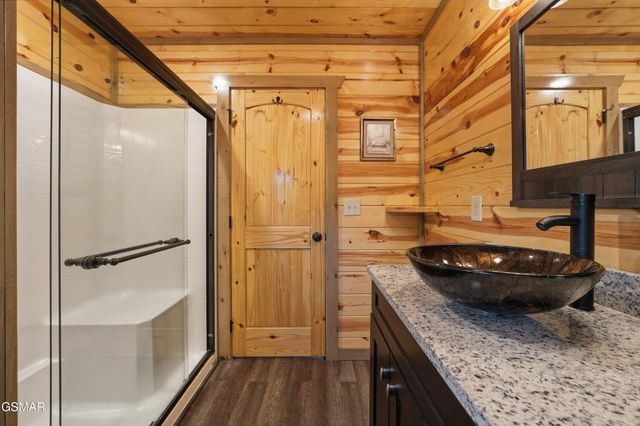 452 Alpine Mountain Way, Pigeon Forge, TN 37863