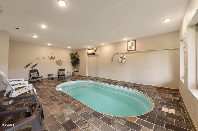 452 Alpine Mountain Way, Pigeon Forge, TN 37863