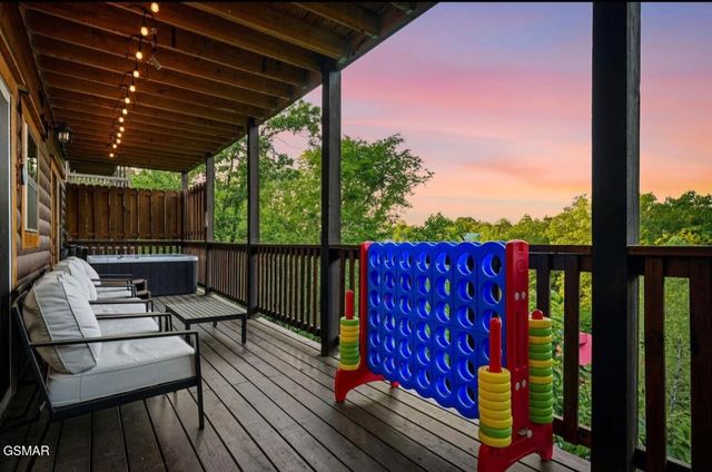 452 Alpine Mountain Way, Pigeon Forge, TN 37863