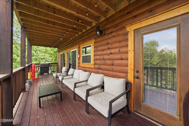 452 Alpine Mountain Way, Pigeon Forge, TN 37863