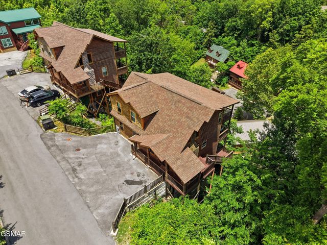 452 Alpine Mountain Way, Pigeon Forge, TN 37863