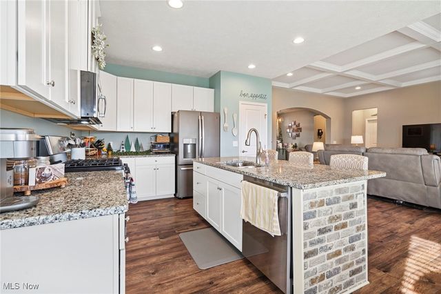 6684 Leestone Avenue NE, Canton, OH 44721