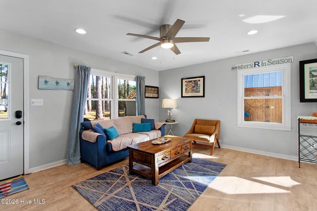 124 Leffers Lane, Beaufort, NC 28516