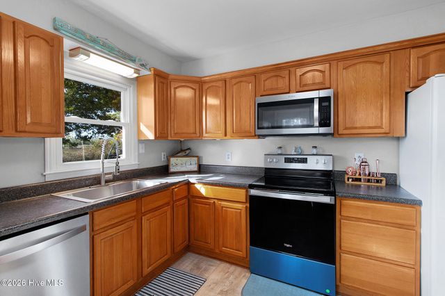 124 Leffers Lane, Beaufort, NC 28516