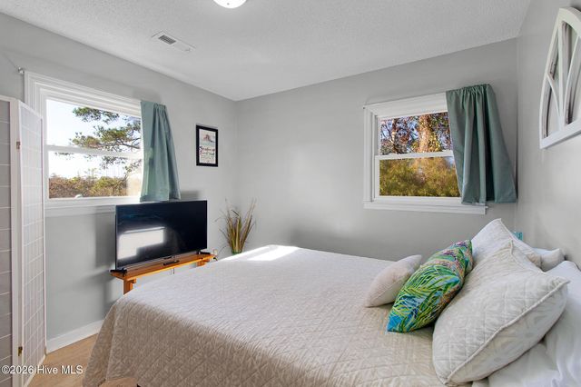 124 Leffers Lane, Beaufort, NC 28516