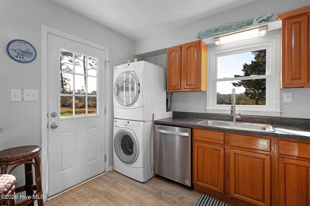 124 Leffers Lane, Beaufort, NC 28516