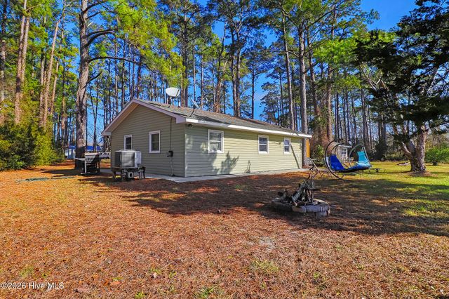 124 Leffers Lane, Beaufort, NC 28516