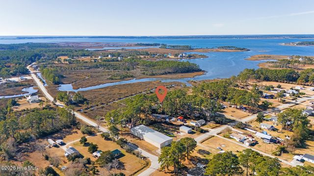 124 Leffers Lane, Beaufort, NC 28516