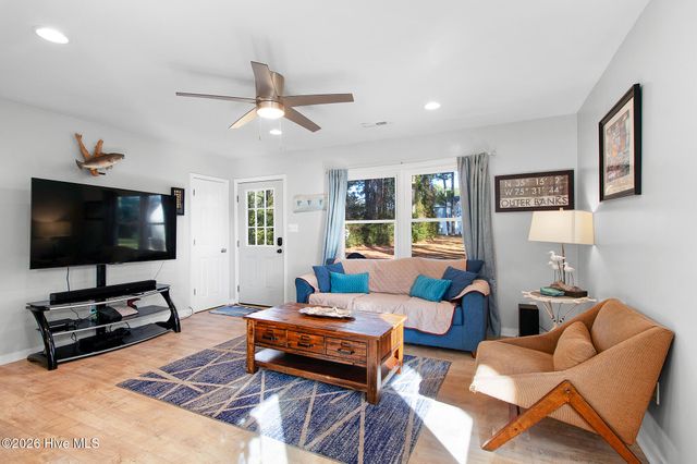 124 Leffers Lane, Beaufort, NC 28516