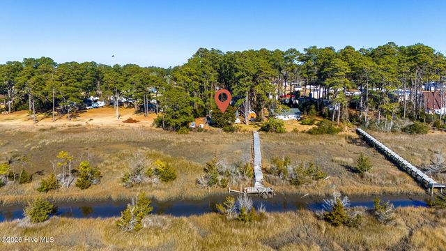 124 Leffers Lane, Beaufort, NC 28516