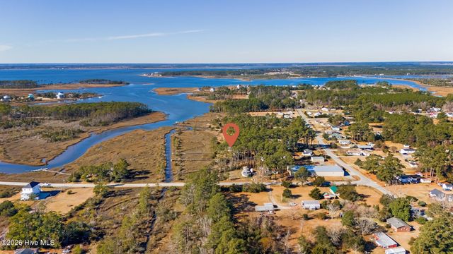 124 Leffers Lane, Beaufort, NC 28516