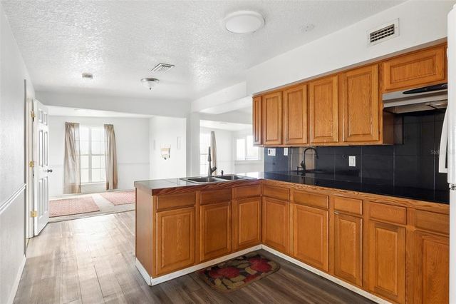 8940 ROCKY CREEK DRIVE, Tampa, FL 33615