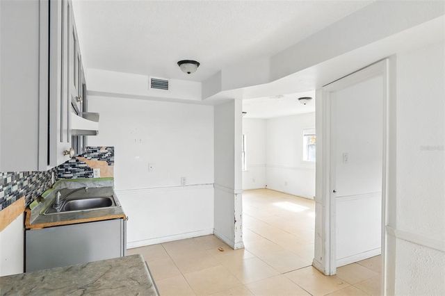8940 ROCKY CREEK DRIVE, Tampa, FL 33615