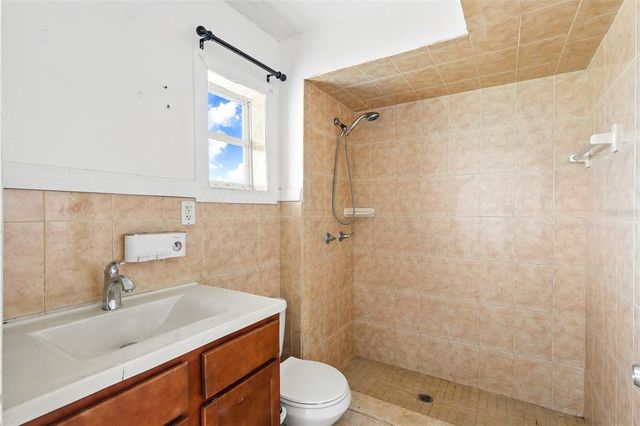 8940 ROCKY CREEK DRIVE, Tampa, FL 33615
