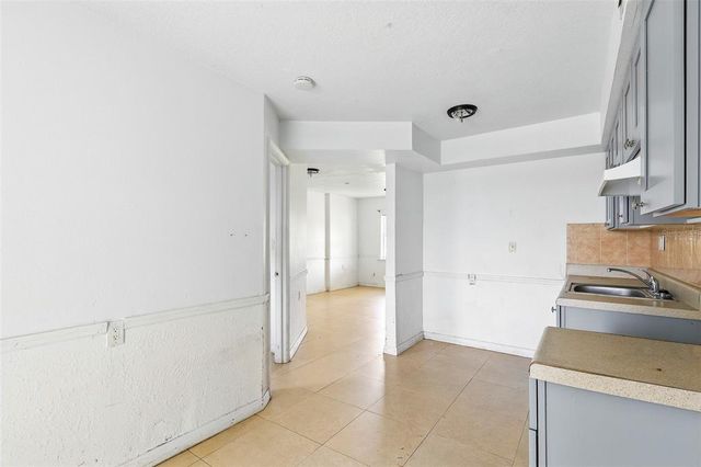 8940 ROCKY CREEK DRIVE, Tampa, FL 33615