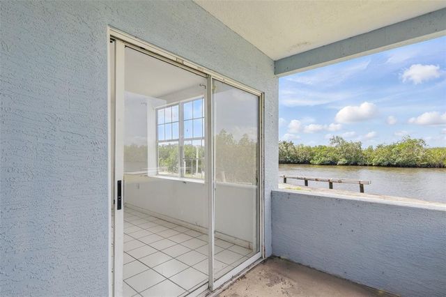 8940 ROCKY CREEK DRIVE, Tampa, FL 33615