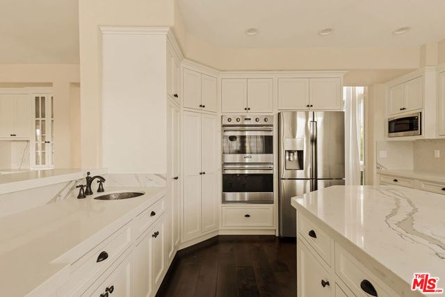 23216 Park Corniche, Calabasas, CA 91302