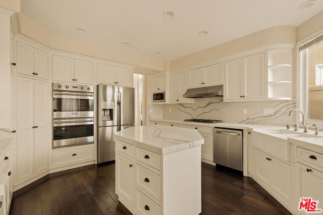 23216 Park Corniche, Calabasas, CA 91302