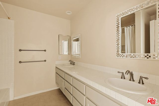 23216 Park Corniche, Calabasas, CA 91302