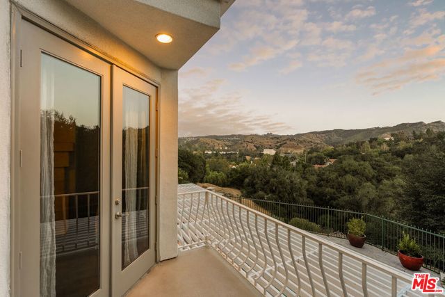 23216 Park Corniche, Calabasas, CA 91302
