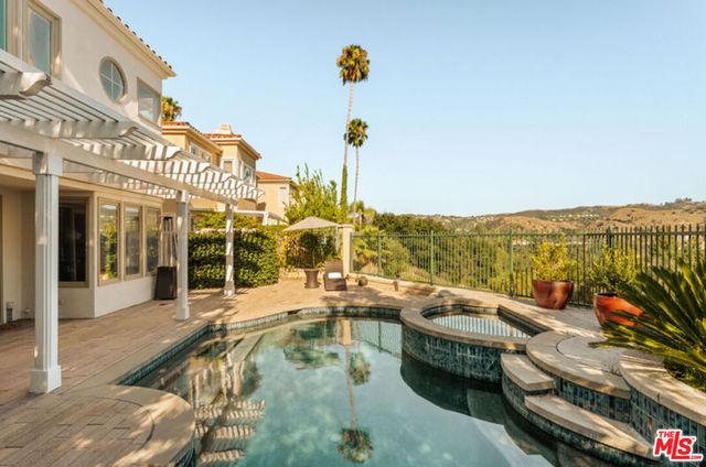 23216 Park Corniche, Calabasas, CA 91302
