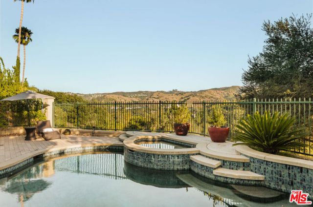 23216 Park Corniche, Calabasas, CA 91302