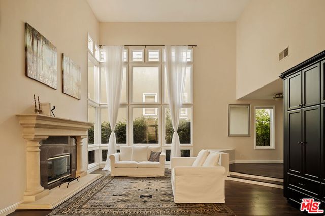 23216 Park Corniche, Calabasas, CA 91302