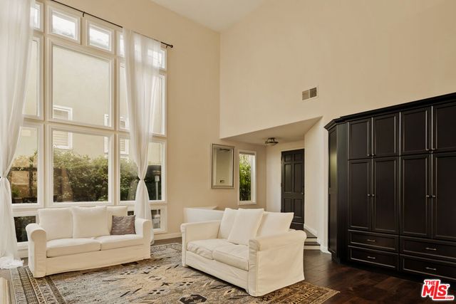 23216 Park Corniche, Calabasas, CA 91302
