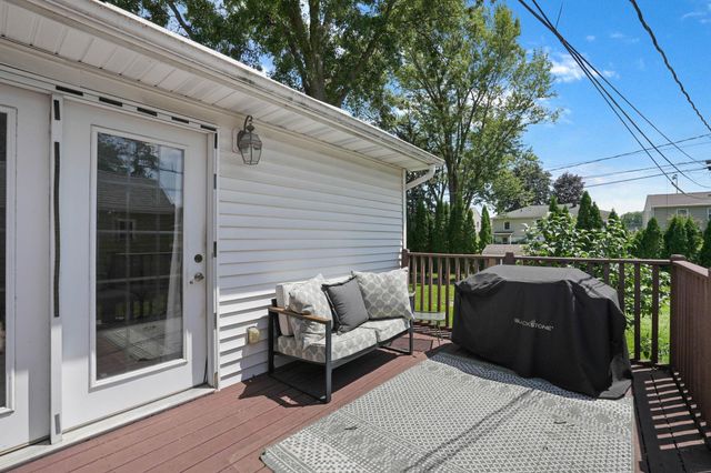 1416 W 7th Street, Cedar Falls, IA 50613