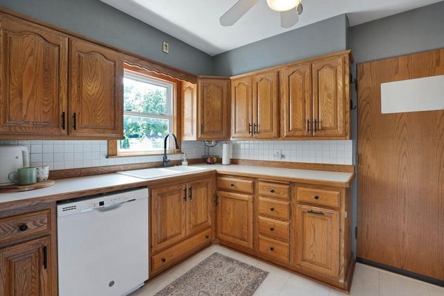 1416 W 7th Street, Cedar Falls, IA 50613