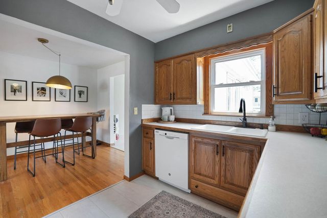1416 W 7th Street, Cedar Falls, IA 50613