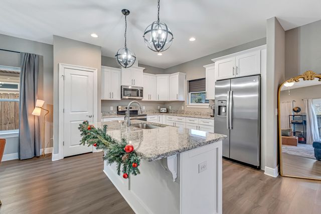 2339 Hadleigh Hills Court, Navarre, FL 32566