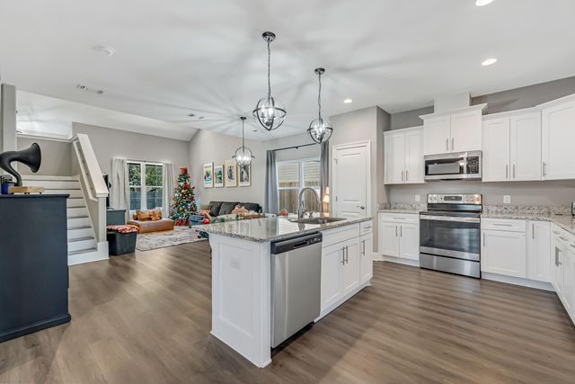 2339 Hadleigh Hills Court, Navarre, FL 32566